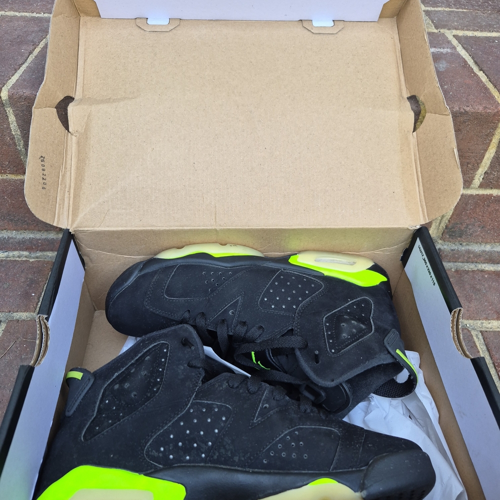 Air Jordan 6 Retro Electroc Green - Picture 3 of 6
